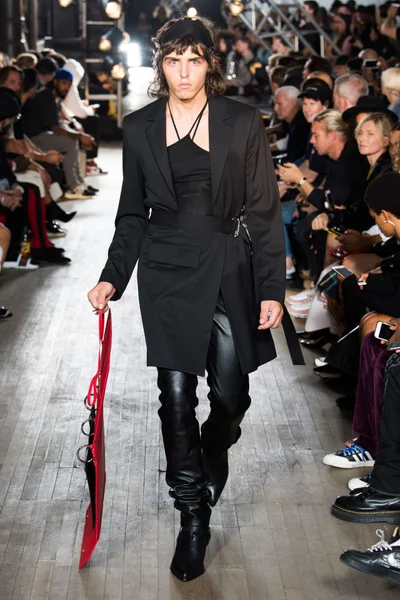Look 9